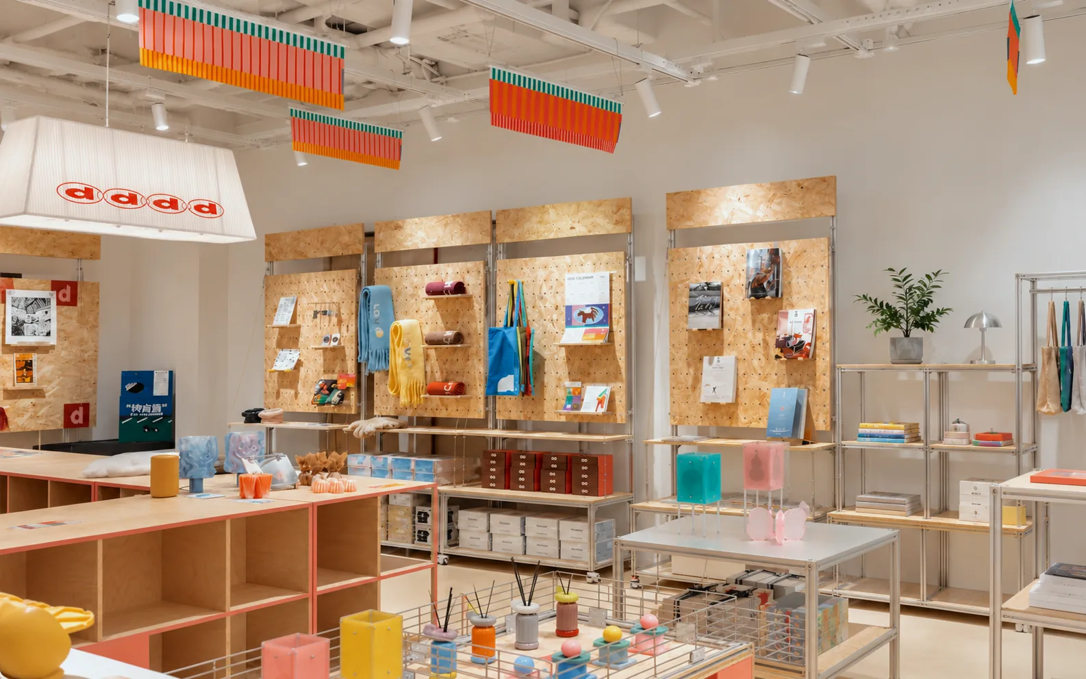 DDDDSHOP retail furniture and display installation